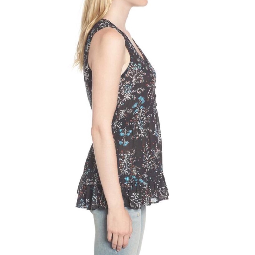 Hinge Ruffle Peplum Top - Picture 2 of 9